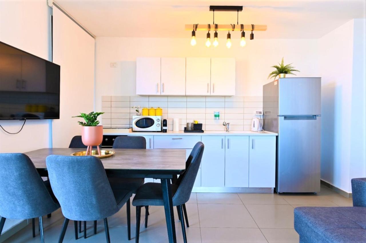 Yalarent Migdalor Apartments With Sea Views ティベリア エクステリア 写真