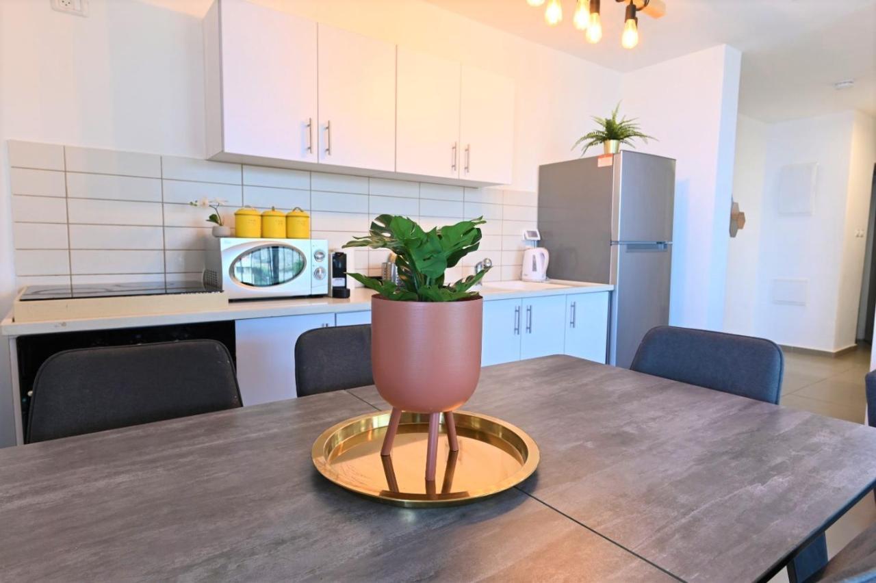 Yalarent Migdalor Apartments With Sea Views ティベリア エクステリア 写真