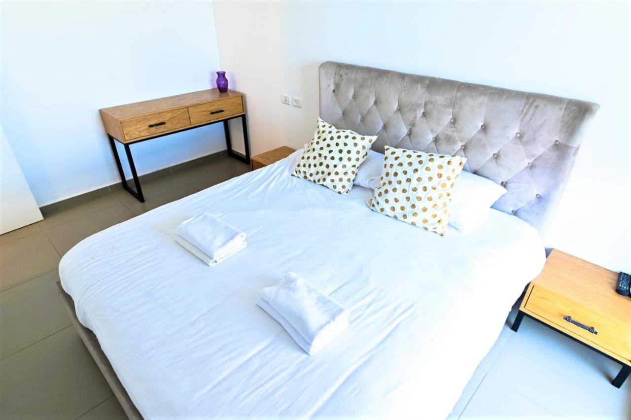 Yalarent Migdalor Apartments With Sea Views ティベリア エクステリア 写真