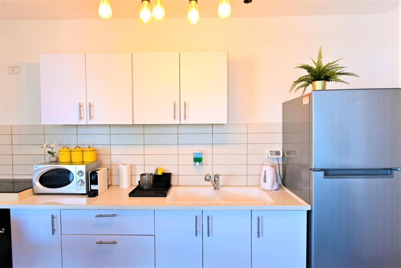 Yalarent Migdalor Apartments With Sea Views ティベリア エクステリア 写真