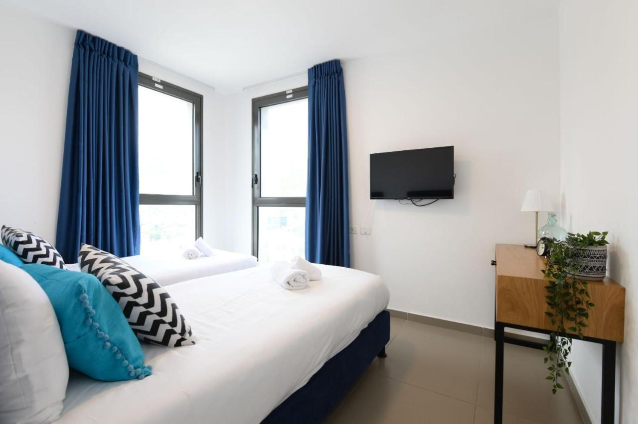 Yalarent Migdalor Apartments With Sea Views ティベリア エクステリア 写真