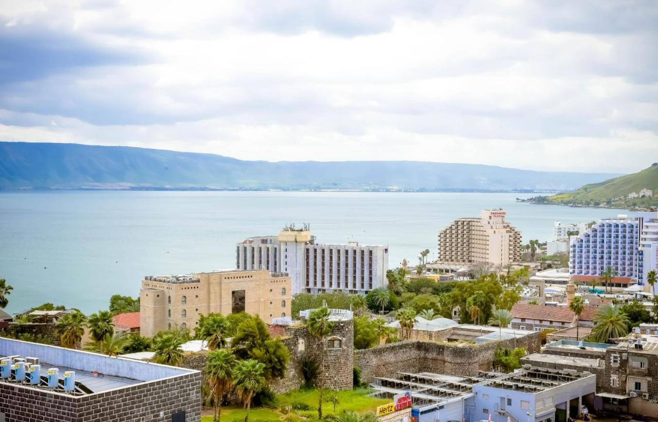 Yalarent Migdalor Apartments With Sea Views ティベリア エクステリア 写真