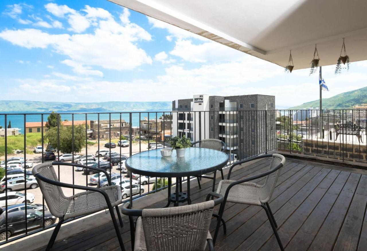 Yalarent Migdalor Apartments With Sea Views ティベリア エクステリア 写真