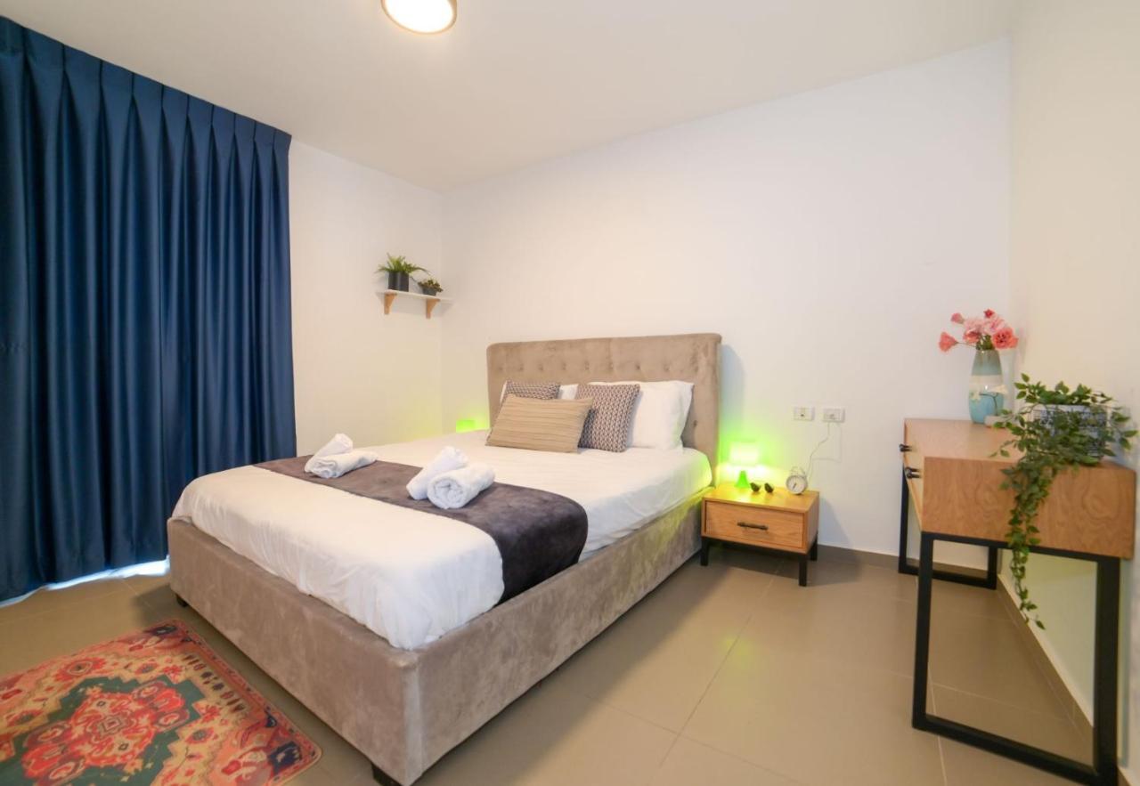 Yalarent Migdalor Apartments With Sea Views ティベリア エクステリア 写真