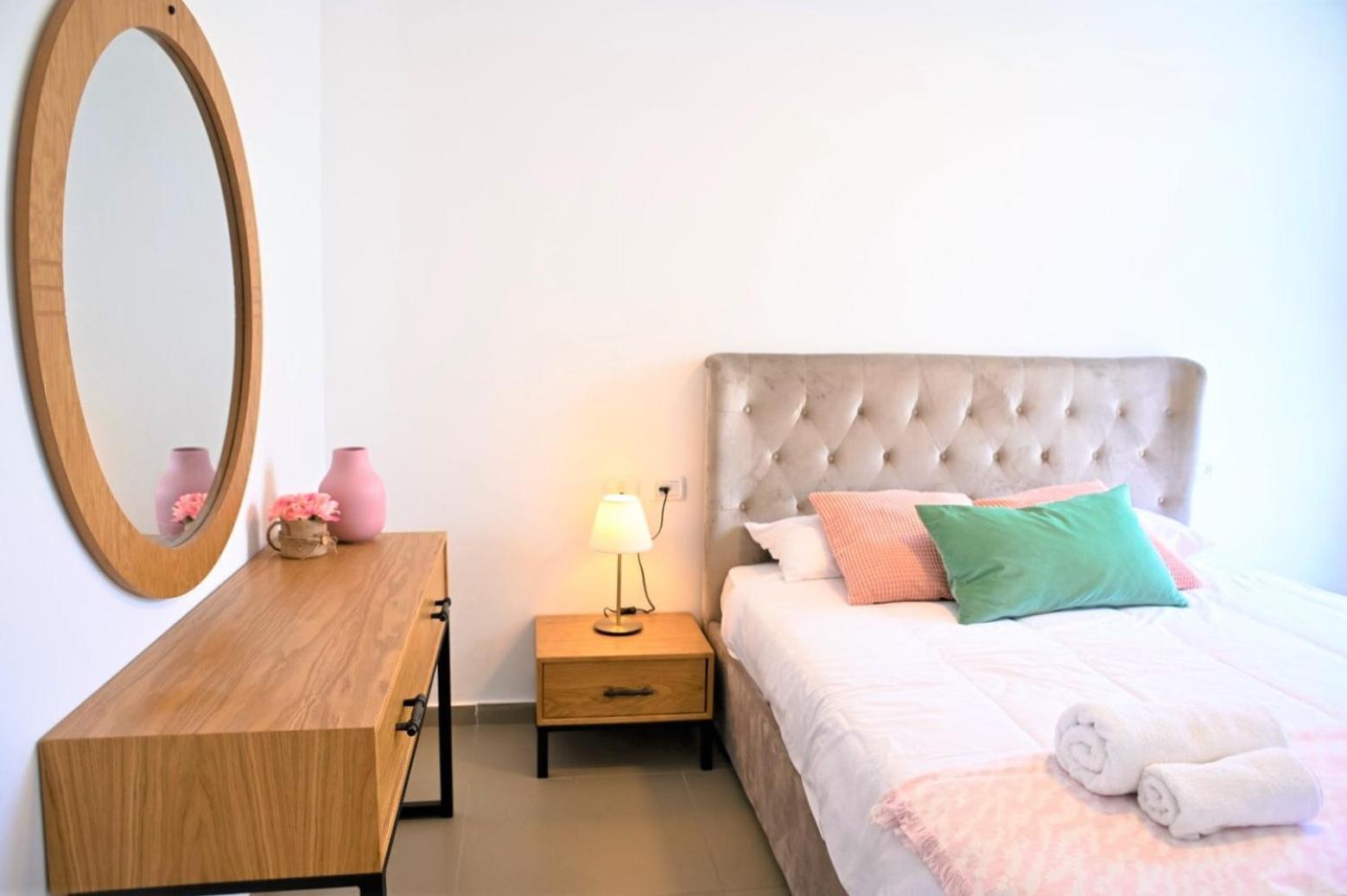 Yalarent Migdalor Apartments With Sea Views ティベリア エクステリア 写真