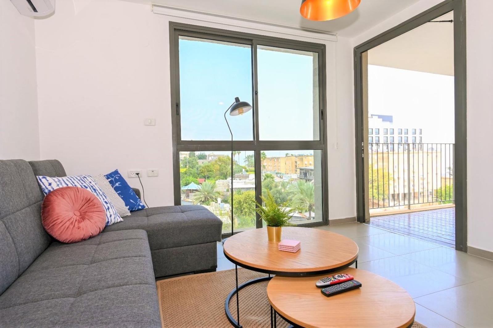Yalarent Migdalor Apartments With Sea Views ティベリア エクステリア 写真